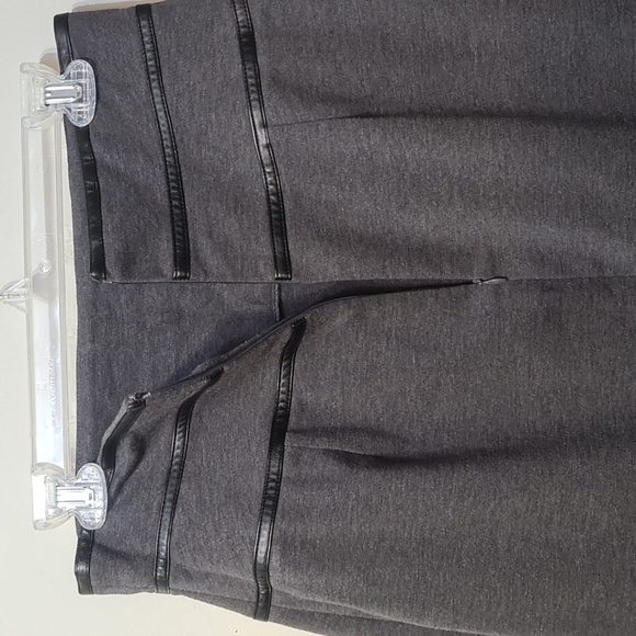 Calvin Klein Skirt🔴 - Picture 4 of 8